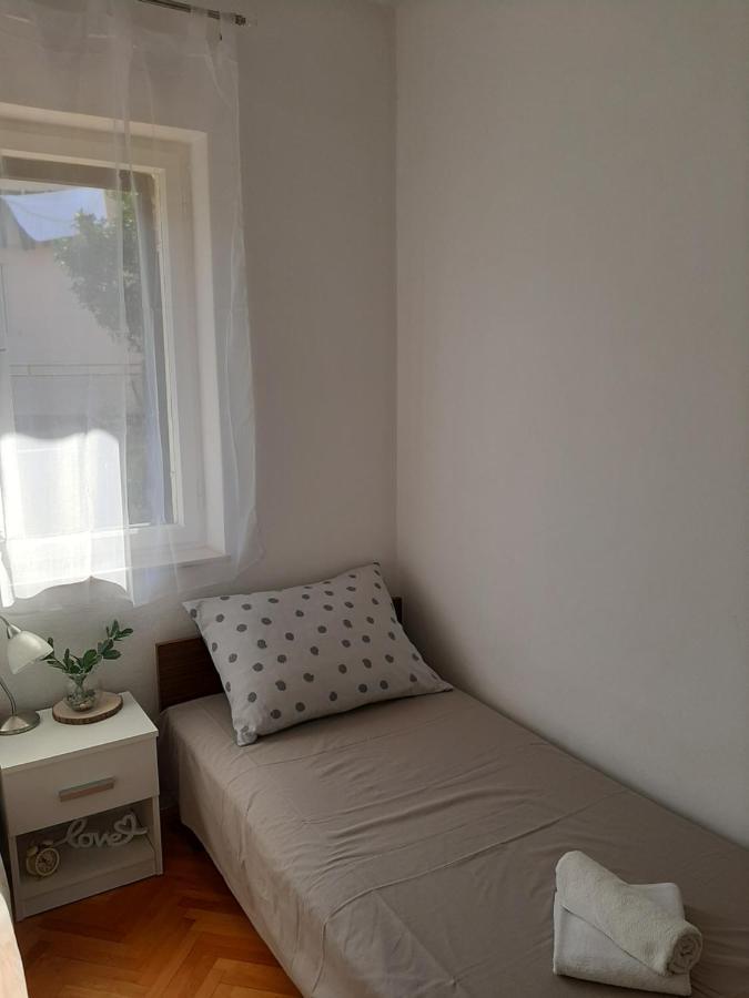 Giovanna - Spacious Lovely Apartment Supetar Exteriör bild