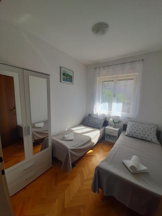 Giovanna - Spacious Lovely Apartment Supetar Exteriör bild