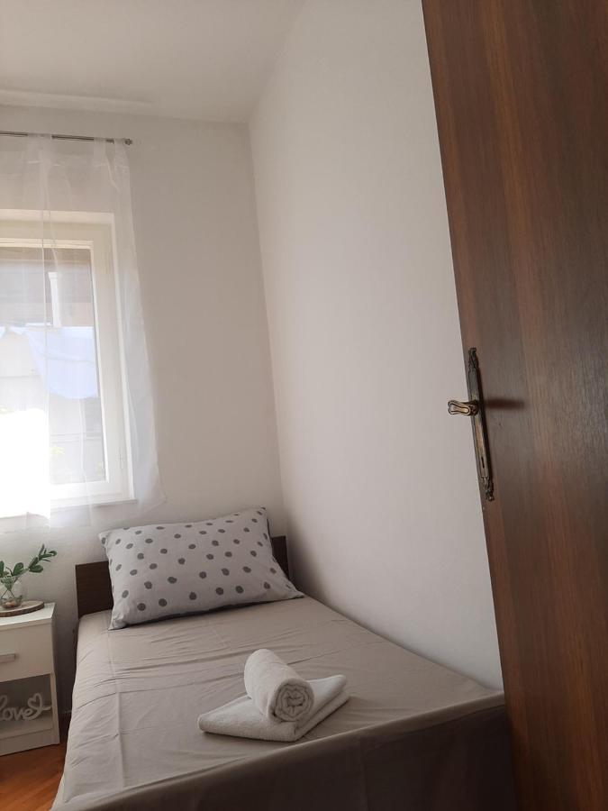Giovanna - Spacious Lovely Apartment Supetar Exteriör bild