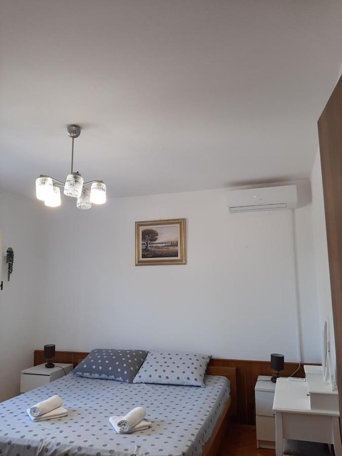 Giovanna - Spacious Lovely Apartment Supetar Exteriör bild