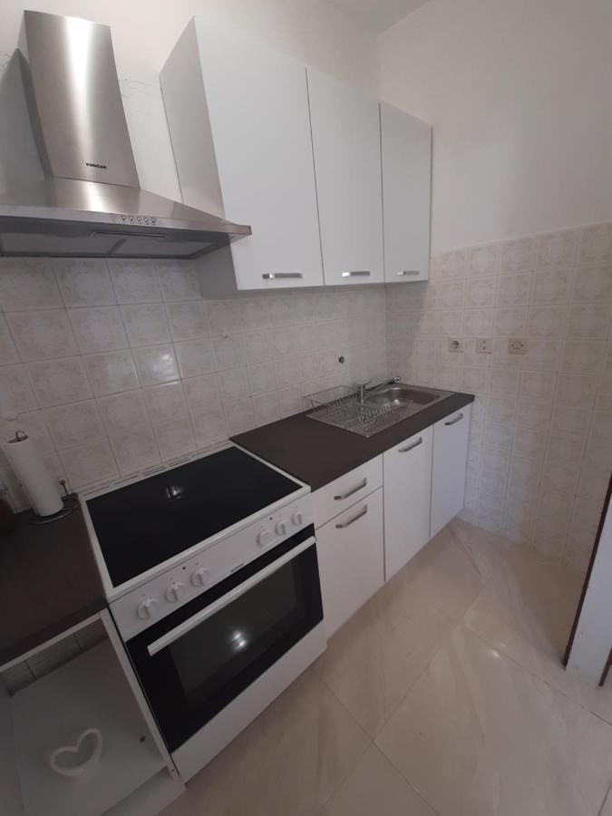 Giovanna - Spacious Lovely Apartment Supetar Exteriör bild