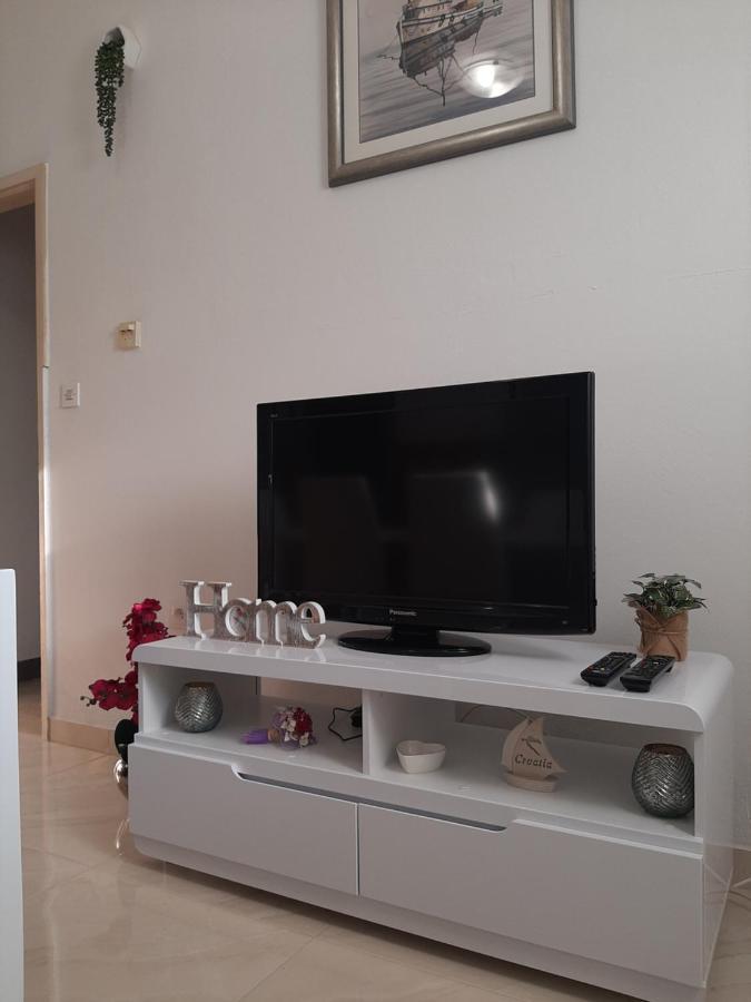 Giovanna - Spacious Lovely Apartment Supetar Exteriör bild